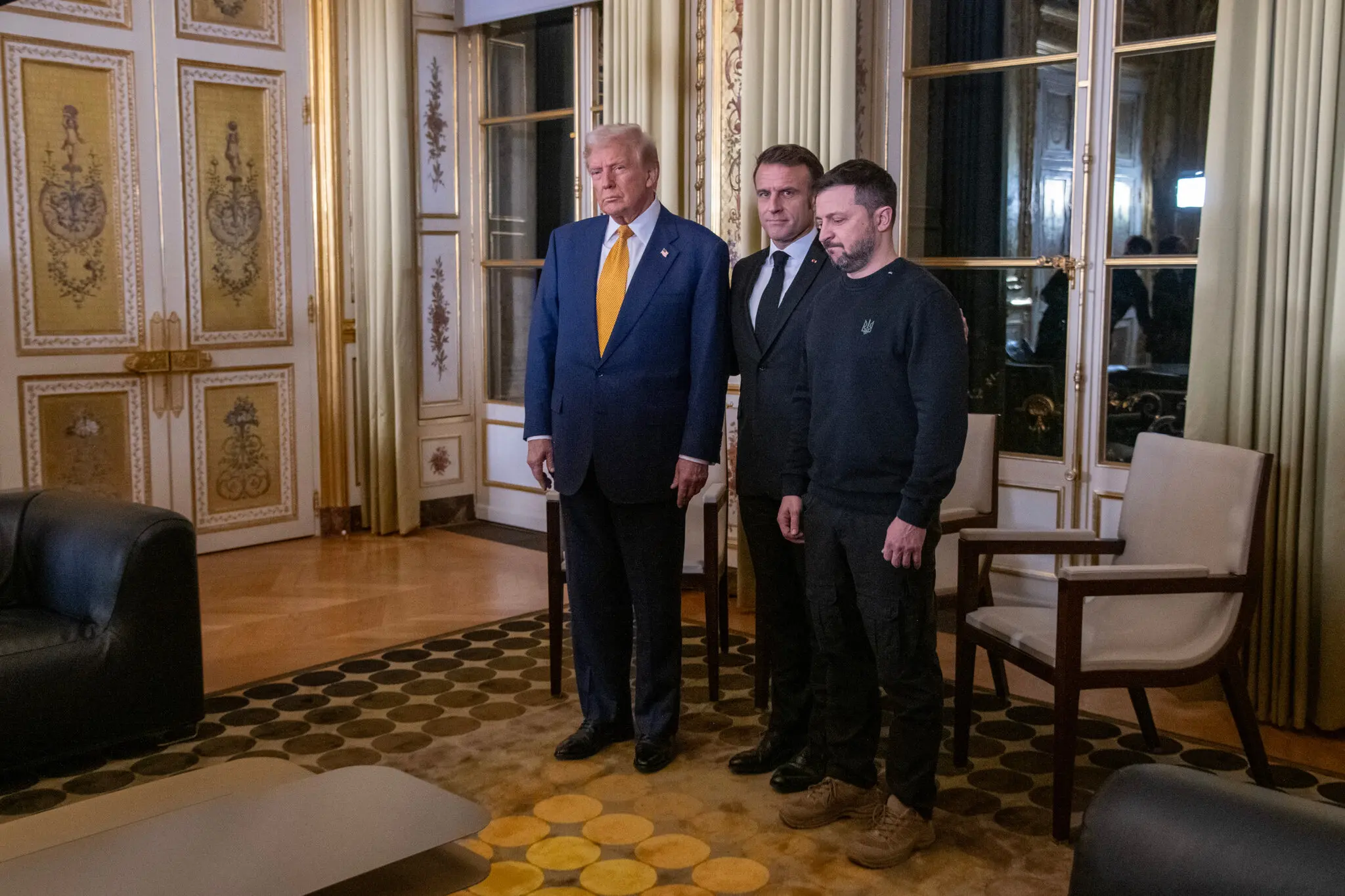 Обраний президент Дональд Трамп із президентом Франції Еммануелем Макроном і президентом України Володимиром Зеленським у Парижі минулого тижня